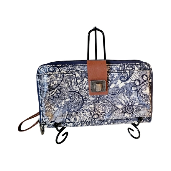 Sakroots Navy Spirit Desert Blue and White Floral Pint Wristlet - Picture 1 of 3